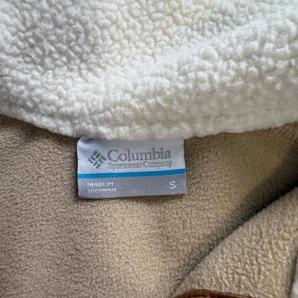 Columbia Cream and Tan Fleece Jacket - Picture 3 of 3